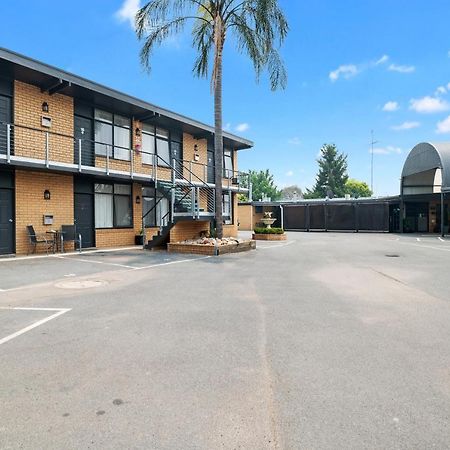 בנאלה Avondel Motor Inn מראה חיצוני תמונה