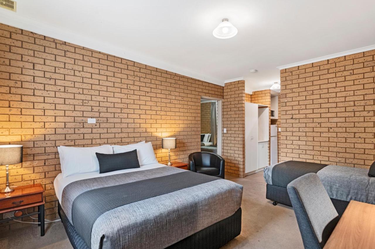 בנאלה Avondel Motor Inn מראה חיצוני תמונה